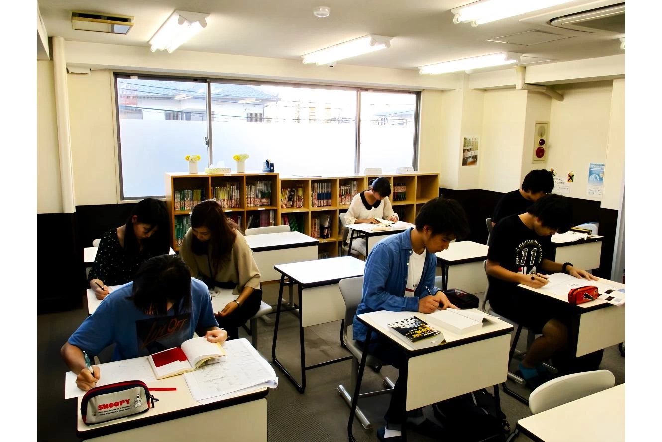 スライドイメージ（３） ゴールフリー高等学院 彦根